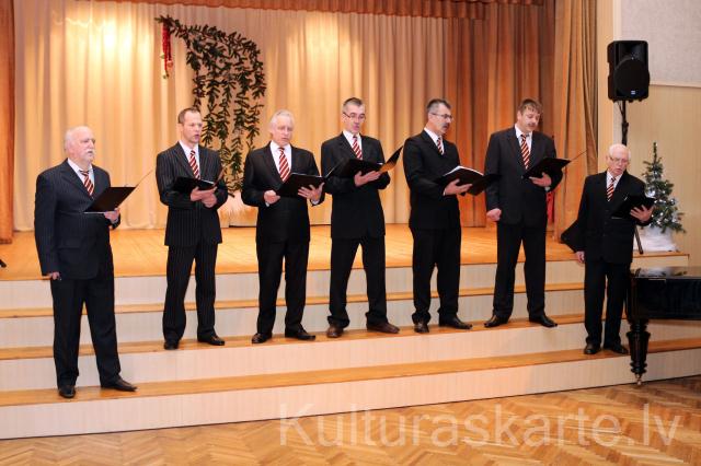 vvvvvīru ansablis 2015.gada decembrī